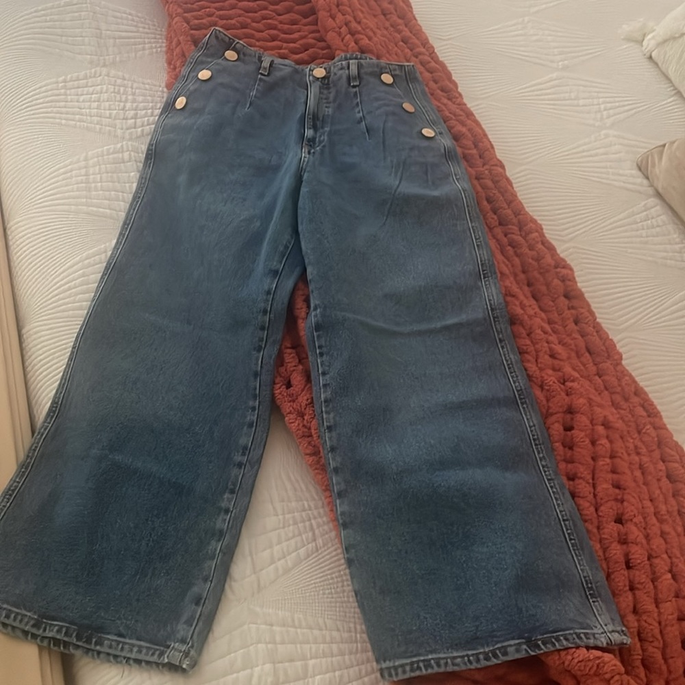 Ankle length jeans with gold buttons - Picture 2 of 2